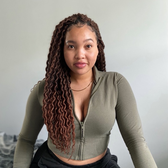 Meet your Posher, Yazmeen - Picture 2 of 4